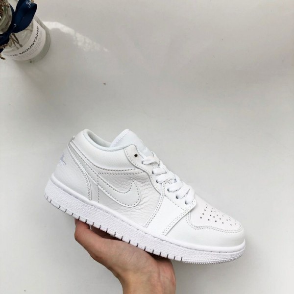 NIKE Air Jordan 1 low